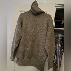 HM taupe oversized turtleneck size xs